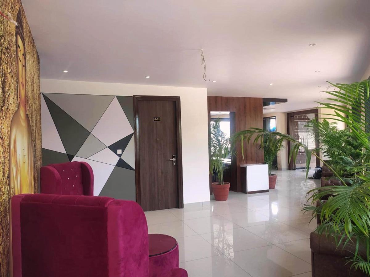 Rajlaxmi Hotel - Free Airport Pickup And Drop Джапур Экстерьер фото